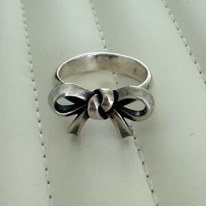 James Avery Retired Silver Bow Ring Sz9